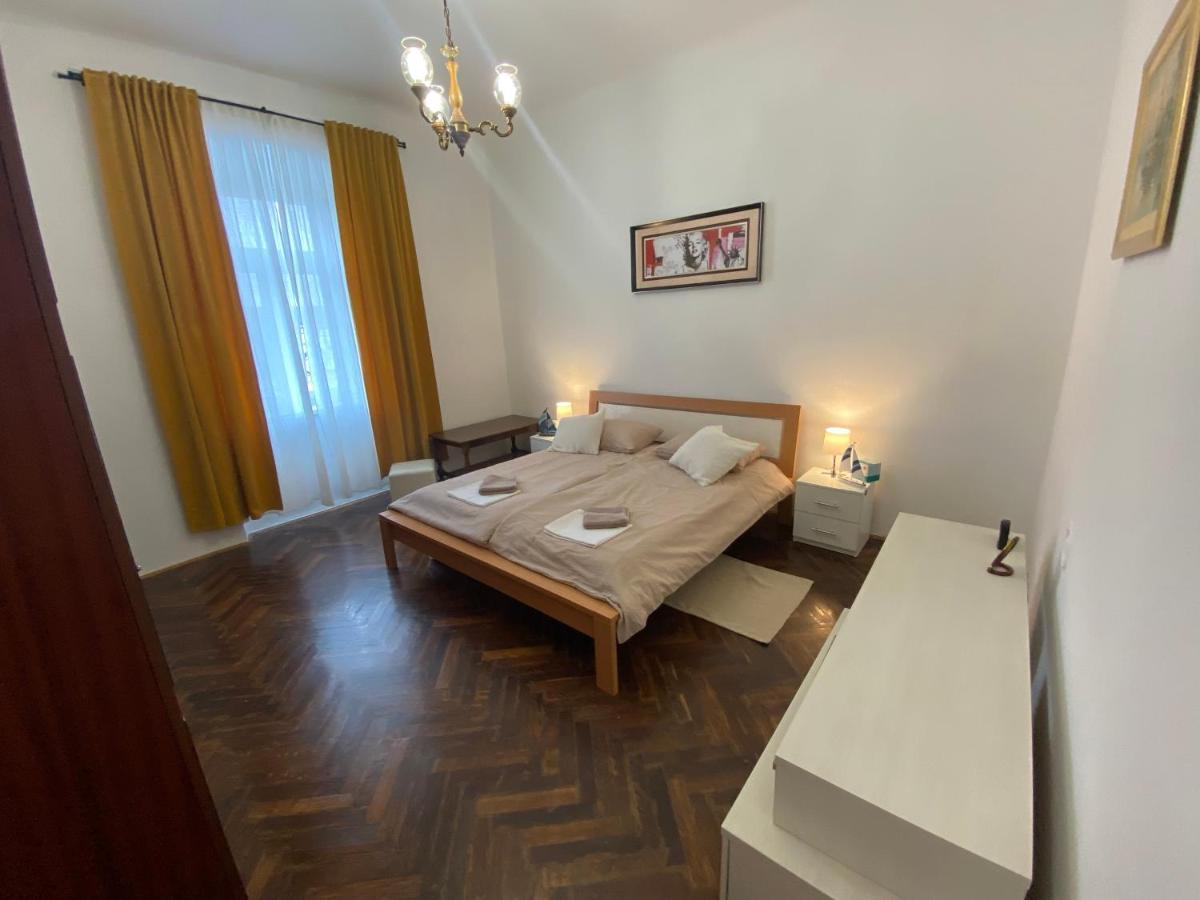 Apartman Andela Pula Centar Bagian luar foto